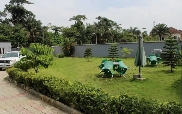 Axor Hotel &Suites