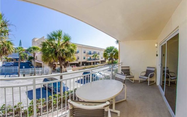 106 Madeira Norte Condo by RedAwning