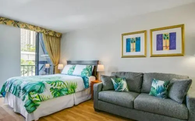 Palms Waikiki 220 Studio Apts