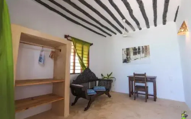 Red Monkey Beach Lodge