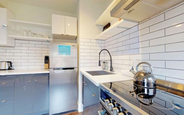 Seattle Waterfront Apartments by Barsala