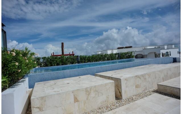 Infinito 1104 2 Bedroom by RedAwning