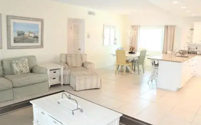 Jamaica Royale T32 - 2 Br Condo