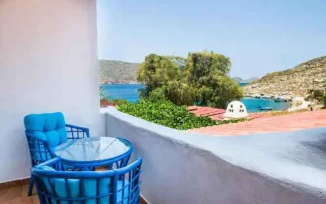 Faros Rooms