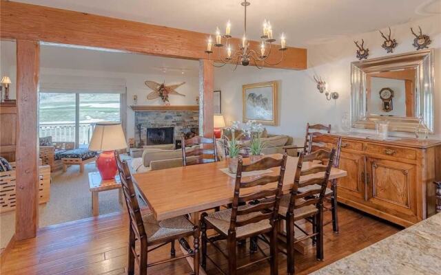 Ridge Condominiums 2685 by RedAwning