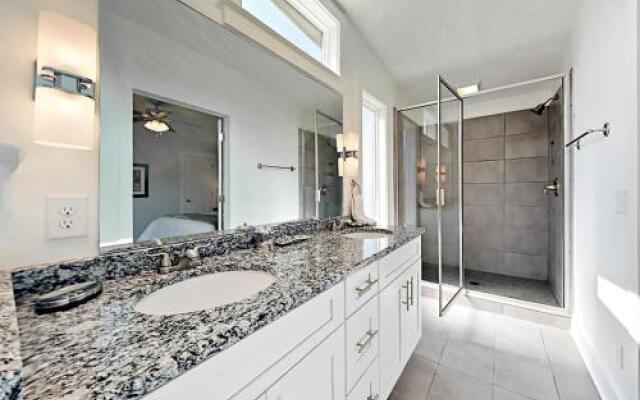 Nashville Duplex Home by RedAwning