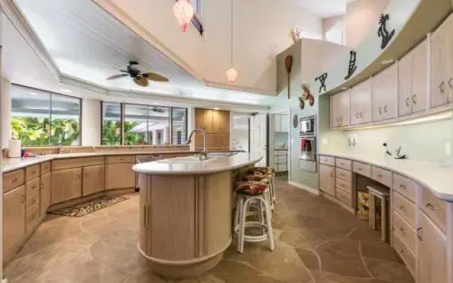 Keauhou Estates  Halele'a 8