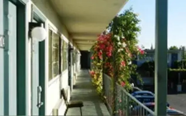 Antioch Executive Inn