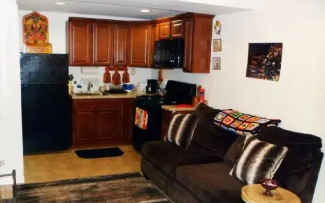Private Retreat Apartment in DC