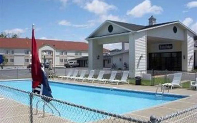 Travelodge Inn and Suites Latham