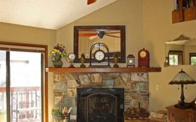 Whispering Pines Inn