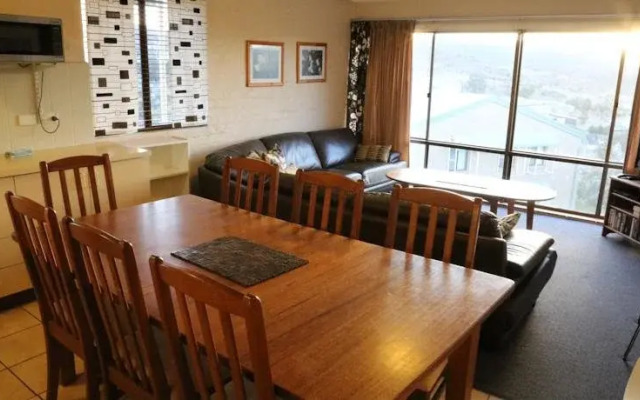 Kirwan Apartments 49