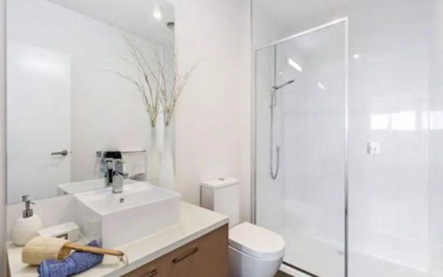 Modern Inner West Stay