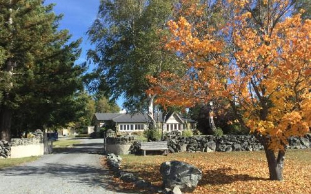 Tekapo 1929 - Pioneer Cottage – Outside – Lake Tekapo