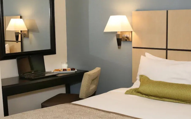 Candlewood Suites East Lansing by IHG