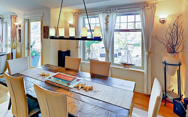 2254 Mariners Way Home