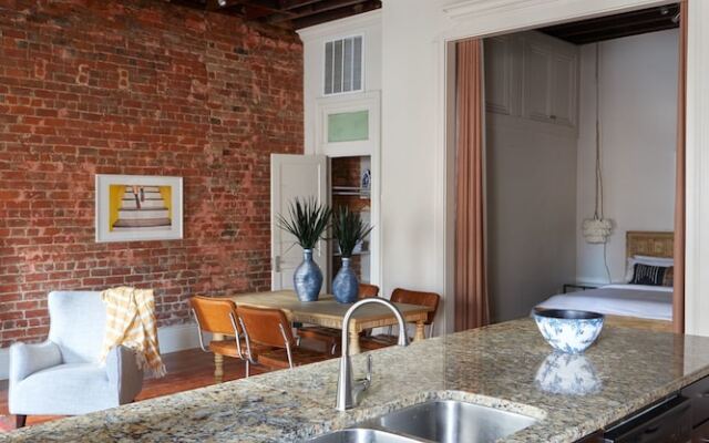 Charming Central Business District Suites by Sonder