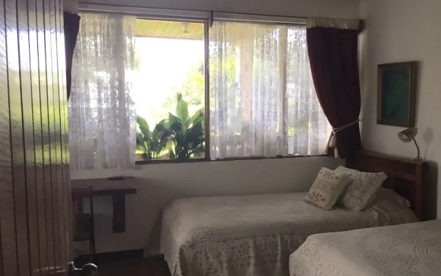Chalet Nicholas Bed & Breakfast