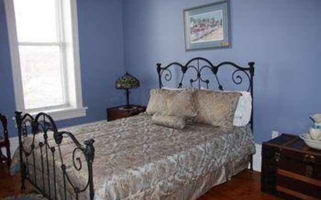 The Harbourfront Inn