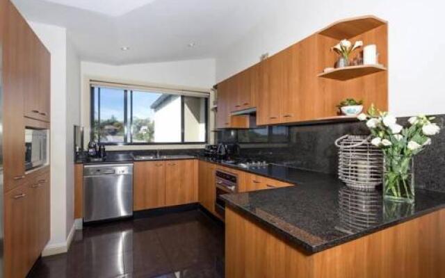 Bondi Beach Lamrock Avenue