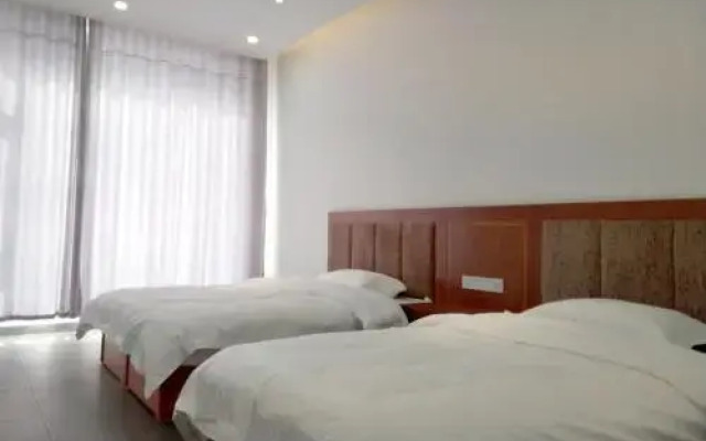 Cao Yuan Feng Farmyard Hostel