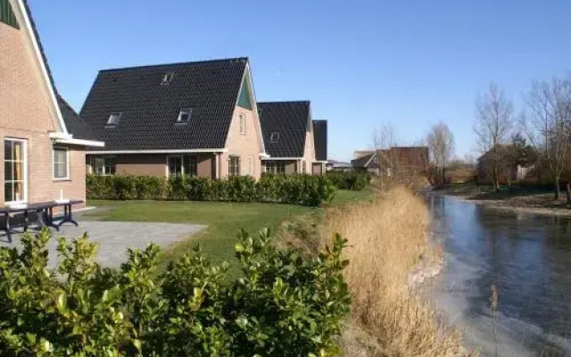 Beach Resort Makkum Bungalows
