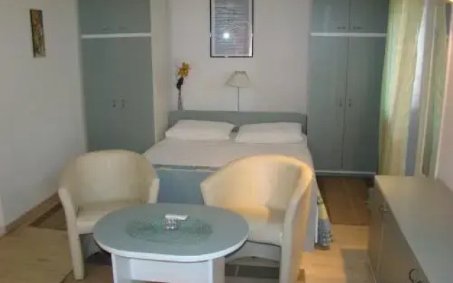 Studio Apartments Kuljiš