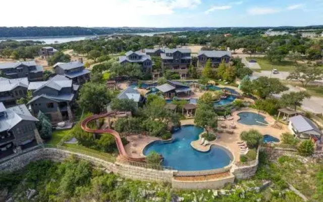 Amenities Grace Lake Travis Villa by RedAwning