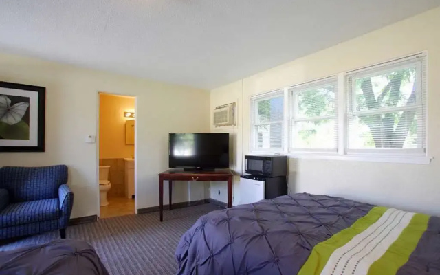 7-hi Budget Motel