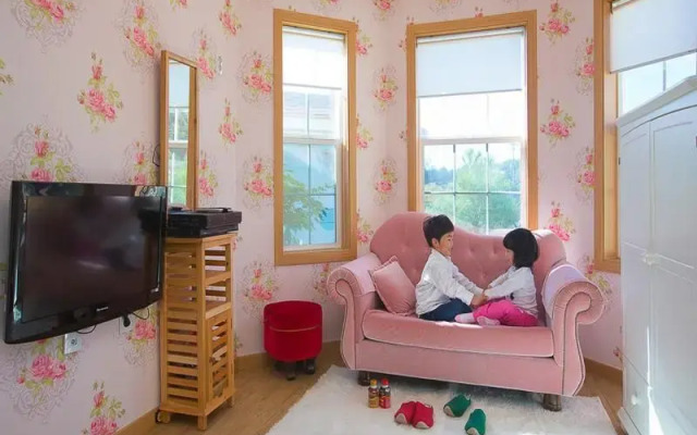 Teahouse Kids Pension
