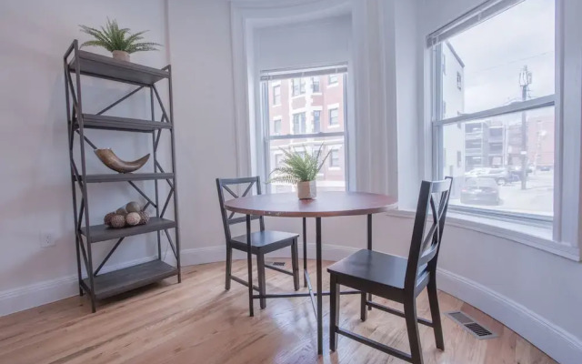 Bright Allston Suites by Sonder