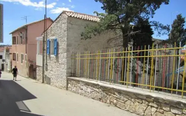 Old Stone Holiday Home