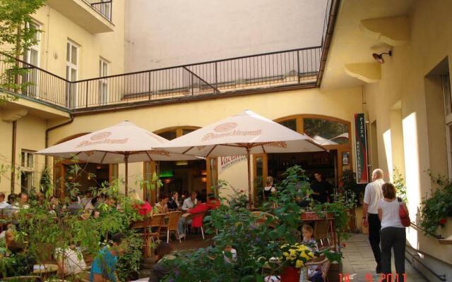 Picasso Apartments Prague