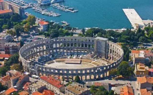 Apartment Antique Forum