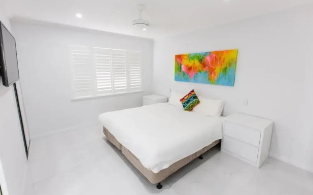 603 On The Beach - Luxury Apartment