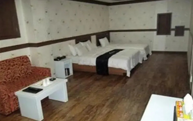 I Hotel