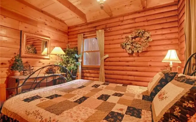 The Bernstein Bear Cabin - 2 Br Cabin
