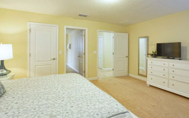 Paradise Palms 8806