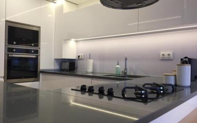 Acqua House by Rent4all