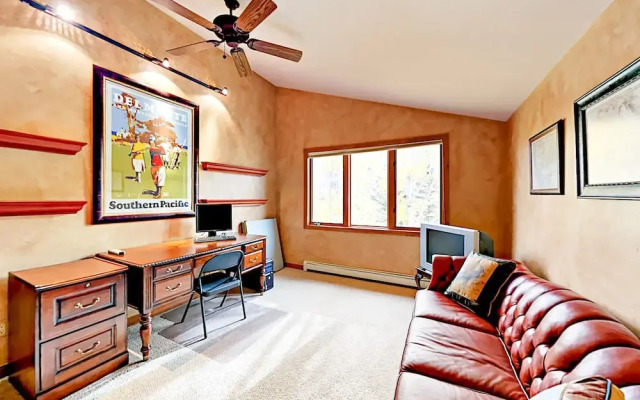 1874A Glacier Court Chalet