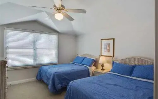 Carolina Boulevard 916 by RedAwning