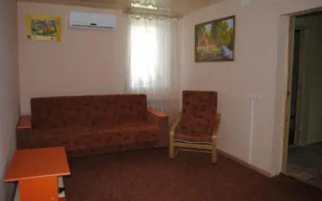 Guest House on Proletarke