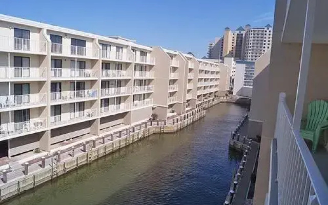 Wight Bay 460 2 Br condo by RedAwning