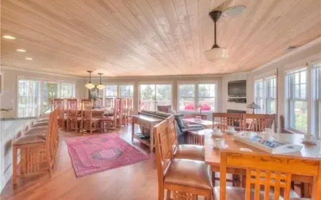 Pelican Reach - 5 Br home by RedAwning