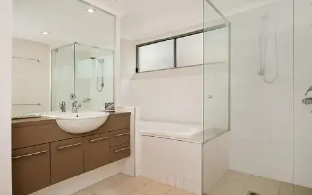 Spectacular Unit Overlooking Pumicestone Passage - Welsby Pde, Bongaree