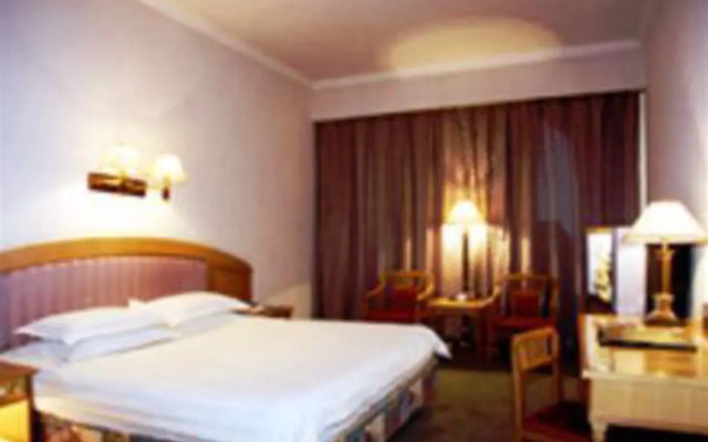 Lily Hotel