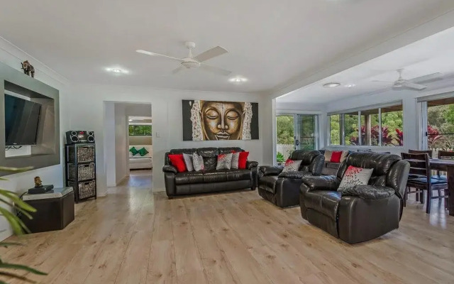 Coolum House, Pet Friendly
