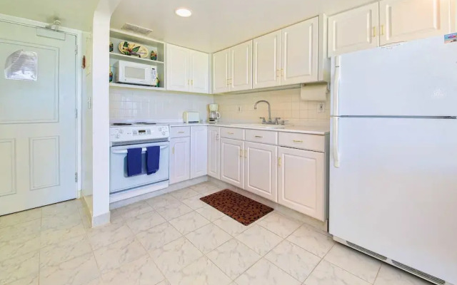 Ilikai 614 - Studio Condo