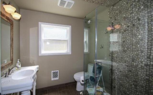 Serendipity Getaway in Shugart Flats