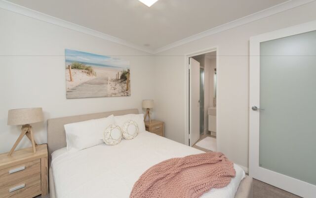 Lakeview Apartment Suite 18